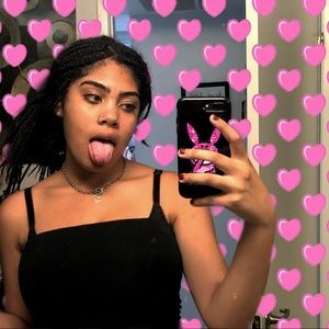 Meet your Posher, Nettesenia